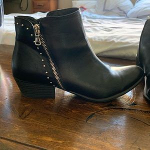 Black heeled booties